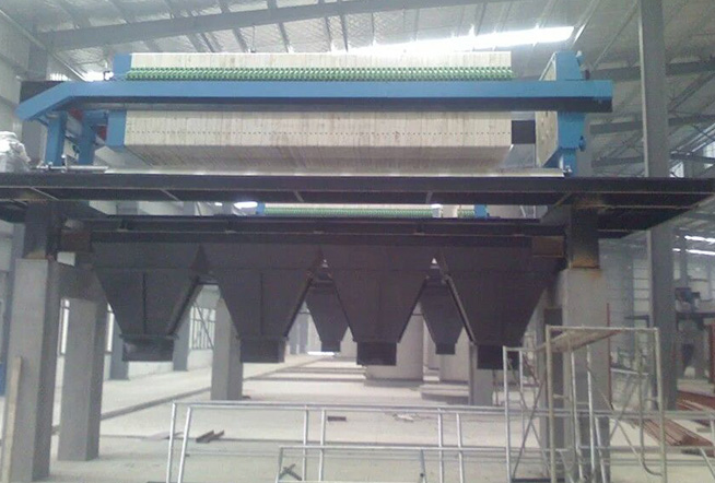 Cake Storage Hopper